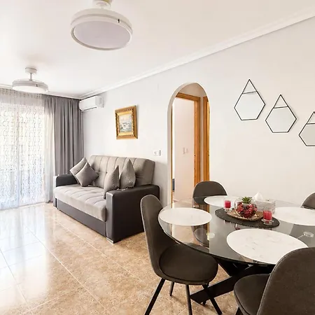 2 Bedroom Lovely In Apartament Torrevieja